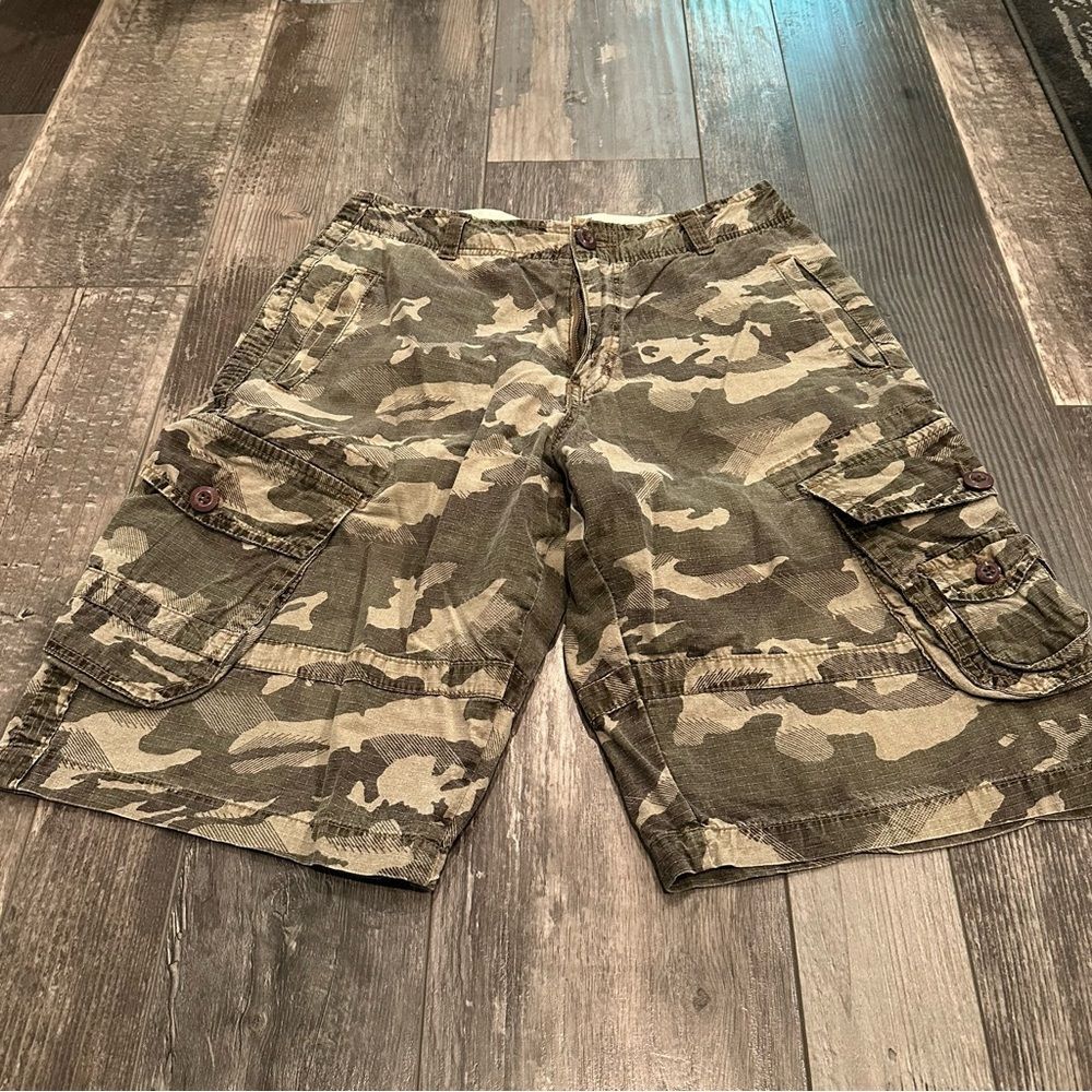 Marc Ecko Camouflage Cargo Men’s Shorts Size 30